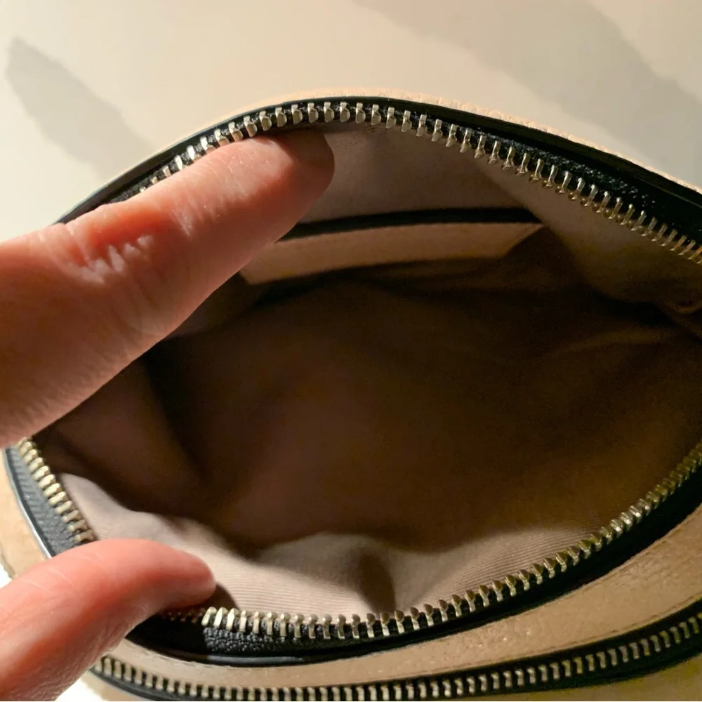 Marc Jacobs crossbody bag 😊 - Picture 5 of 8